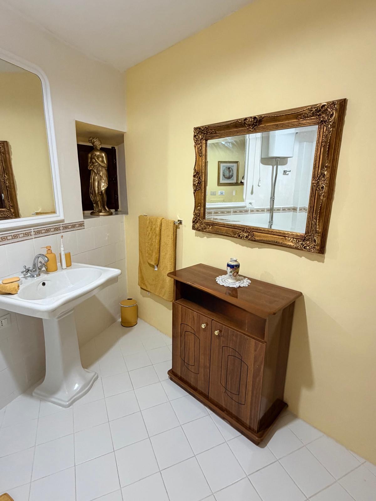 Piano Primo Bathroom